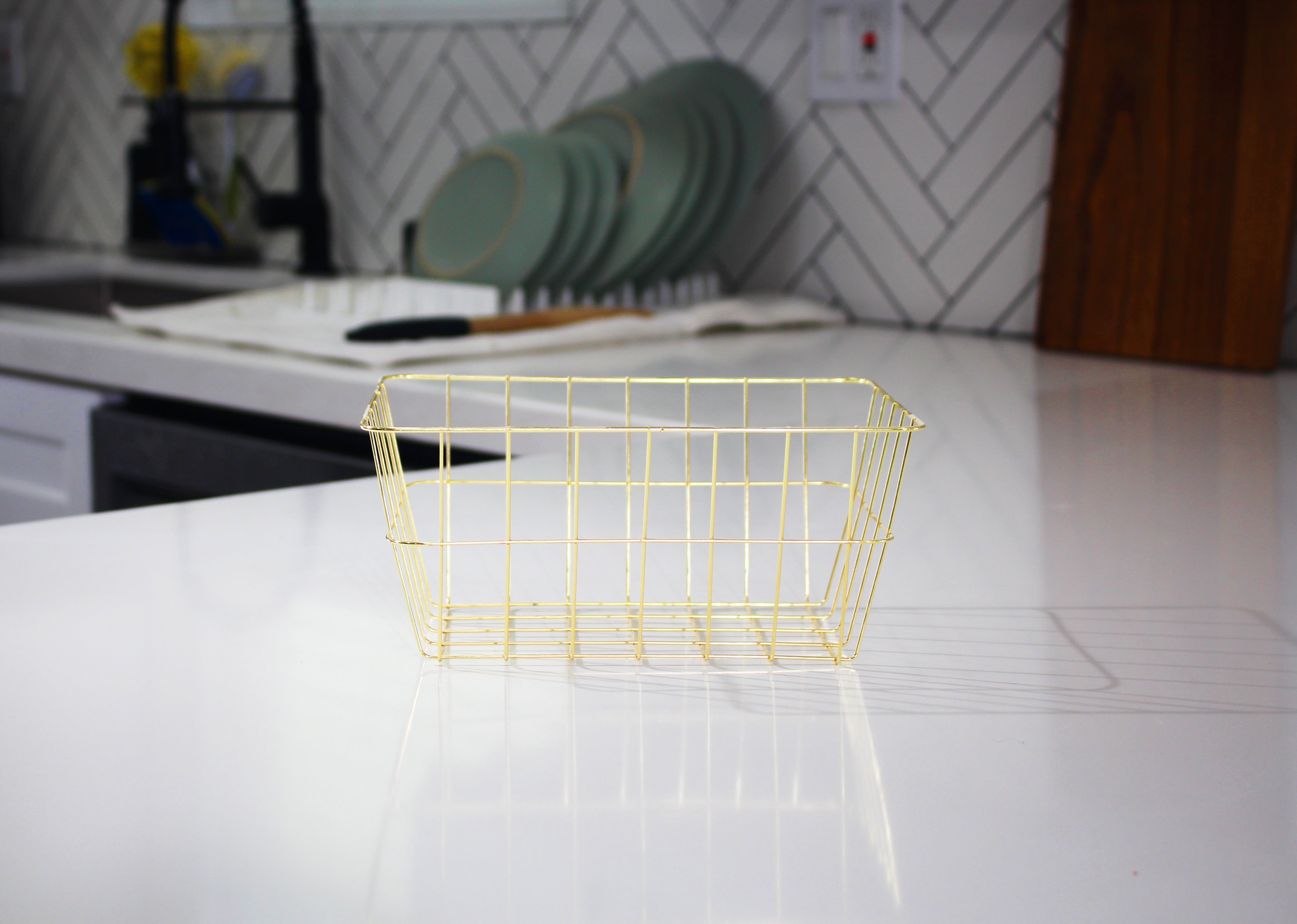 
  
  Modern Minimalist Rectangular Gold Iron Basket
  
