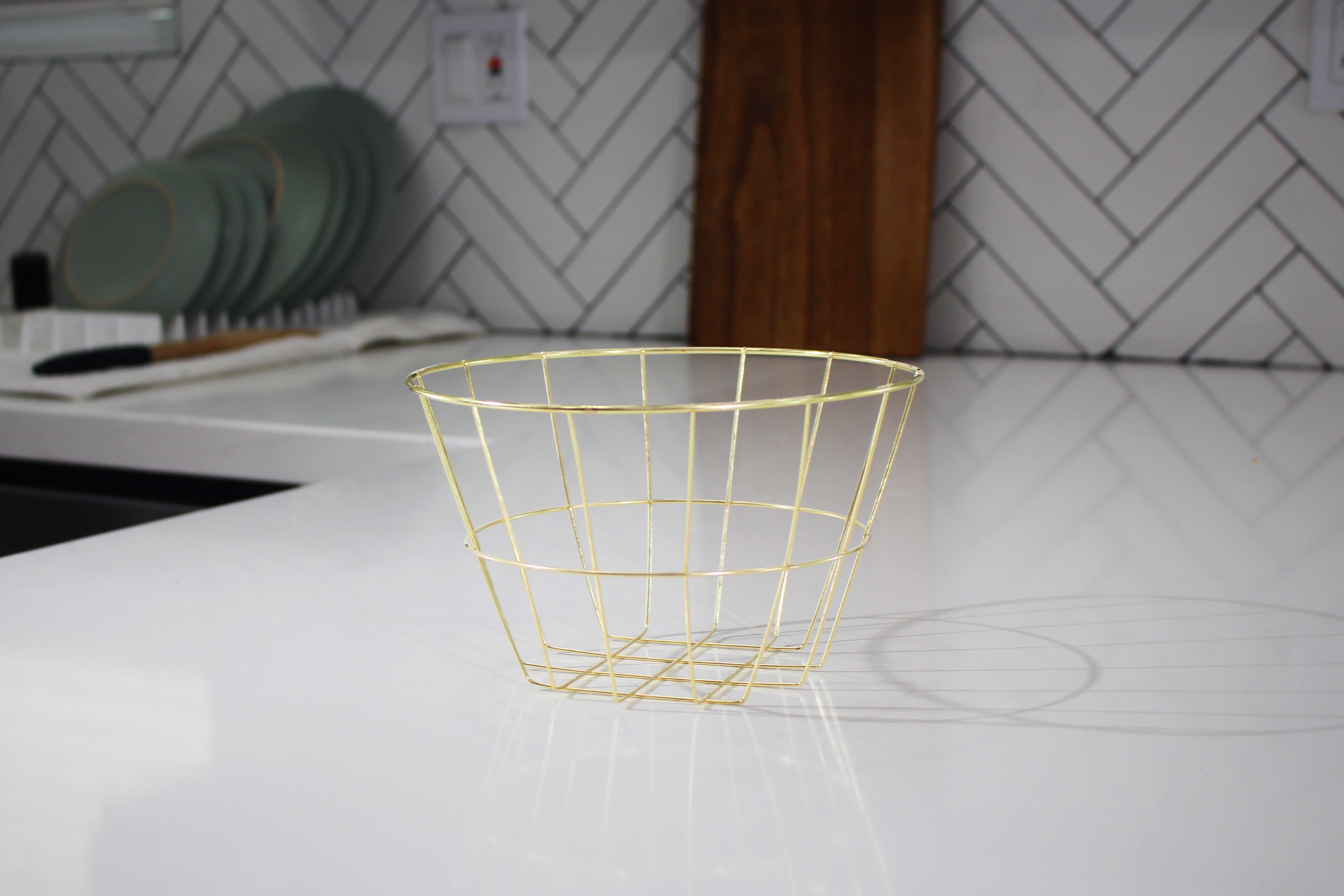 
  
  Modern Minimalist Round Gold Iron Basket
  
